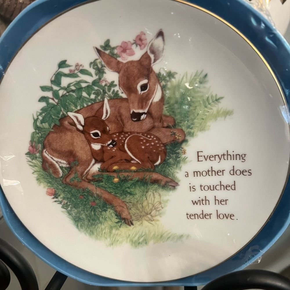 Fawn deer collectible mother Designers Collection Lasting Memories Plate NIB.